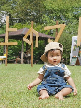 「リネンシャツ」｜「アイテム（オールインワン・サロペット）」を使った、いっちゃんさん（キッズ・70cm）の秋コーディネート