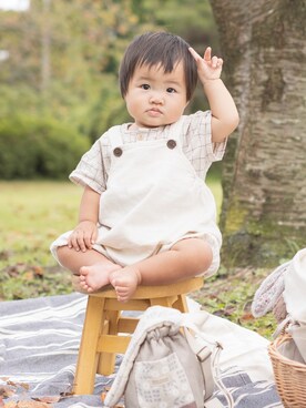 「リネンシャツ」｜「アイテム（オールインワン・サロペット）」を使った、いっちゃんさん（キッズ・70cm）の秋コーディネート