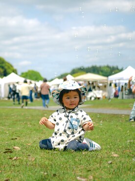 「adidasスニーカー」｜「アイテム（帽子）」を使った、いっちゃんさん（キッズ・80cm）の春コーディネート
