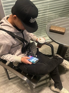 「アイテム（財布）」を使った、haru0000urahさん（メンズ・161cm）の秋コーディネート