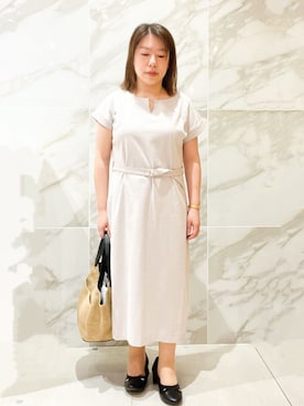 「index（インデックス）の《5色展開/XS-3Lサイズ》Iラインシルエットワンピース【UV/接触冷感/洗濯機洗い可】（ワンピース、ベージュ系）」を使った、aayyuuttさん（レディース・143cm）の春コーディネート