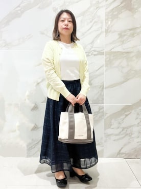 「index（インデックス）の《7色展開/XS-LLサイズ》ビジューボタンニットカーディガン【洗濯機洗い可/抗ピル/接触冷感】（カーディガン/ボレロ、グリーン系）」を使った、aayyuuttさん（レディース・143cm）の春コーディネート