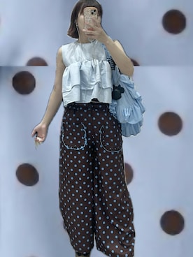 「pufe（ピュフェ）の【pufe】シャイニーフレアノースリーブ（Tシャツ/カットソー、ブルー系）」を使った、yktnさん（レディース・167cm）の夏コーディネート