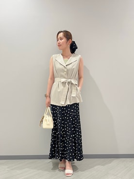 「NATURAL BEAUTY BASIC（ナチュラルビューティーベーシック）のバイアスサテンナロースカート（スカート、ブラック系）」を使った、KOTOMIさん（レディース・159cm）の夏コーディネート