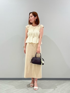 「NATURAL BEAUTY BASIC（ナチュラルビューティーベーシック）の【Oggi.jp掲載】【Oggi5月号掲載】◇ワイドカバードサンダル（サンダル、ホワイト系）」を使った、KOTOMIさん（レディース・159cm）の夏コーディネート