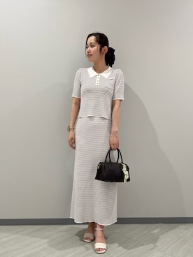 「NATURAL BEAUTY BASIC（ナチュラルビューティーベーシック）の【Oggi.jp掲載】【Oggi5月号掲載】◇ワイドカバードサンダル（サンダル、ホワイト系）」を使った、KOTOMIさん（レディース・159cm）の夏コーディネート