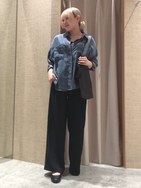 「Jena espace merveilleux（ジェナ　エスパスメルヴェイユ）の【バックデザインと素材に惹かれる】ギャザーデニムシャツ（シャツ/ブラウス、ブルー系）」を使った、moe0826loveさん（レディース・152cm）の夏コーディネート
