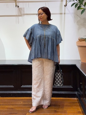 「DRESSTERIOR（ドレステリア）の【涼しく着映え】シアーデニムAラインブラウス（シャツ/ブラウス、ブルー系）」を使った、asaminさんの夏コーディネート