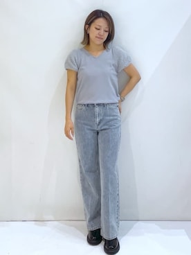 「index（インデックス）の《6色展開》フェザーパフスリーブVネックニット【洗濯機洗い可】（ニット/セーター、ブルー系）」を使った、maaaaana05さん（レディース）の秋コーディネート