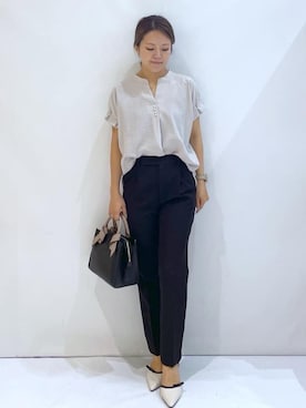 「index（インデックス）の《7色展開/XS-LLサイズ》タックスリーブスキッパーブラウス【洗濯機洗い可/吸水速乾/抗ピル/防シワ/イージーアイロン】（シャツ/ブラウス、ベージュ系）」を使った、maaaaana05さん（レディース）の秋コーディネート