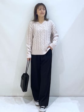 「index（インデックス）のラメ混ファンシーケーブルVネックニット【洗濯機OK】（ニット/セーター、ピンク系）」を使った、maaaaana05さん（レディース）の冬コーディネート