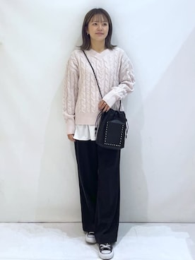 「index（インデックス）のラメ混ファンシーケーブルVネックニット【洗濯機OK】（ニット/セーター、ピンク系）」を使った、maaaaana05さん（レディース）の冬コーディネート