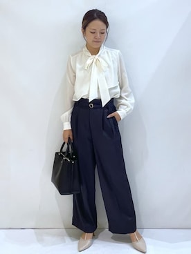 「index（インデックス）のアシンメトリーレイヤードボウタイブラウス【洗濯機OK/イージーアイロン/防シワ】《XS～3L》（シャツ/ブラウス、ホワイト系）」を使った、maaaaana05さん（レディース）の秋コーディネート