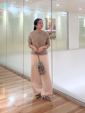 「Whim Gazette（ウィムガゼット）の〈WEB限定カラーあり〉カシミヤ混ファークルーネックニットジャケット（カーディガン/ボレロ、ベージュ系）」を使った、Rihoさん（レディース・152cm）の秋コーディネート