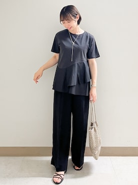 「OPAQUE.CLIP（オペークドットクリップ）のペプラムドッキングカットソー【洗濯機OK】（Tシャツ/カットソー、ブラック系）」を使った、あかねさん（レディース・158cm）の夏コーディネート