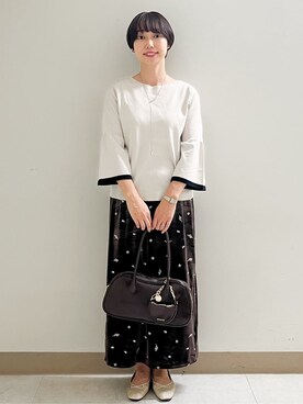 「アイテム（チャーム、ブラウン系）」を使った、あかねさん（レディース・158cm）の秋コーディネート
