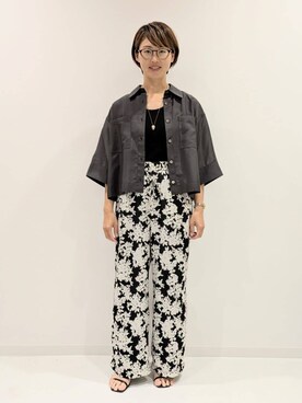 「UNTITLED（アンタイトル）の【前開き/洗える】ショート丈シアーシャツ（シャツ/ブラウス、グレー系）」を使った、yukariさん（レディース・158cm）の夏コーディネート