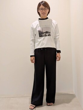 「UNTITLED（アンタイトル）の【洗える/コットン100%】グラフィックロンT（Tシャツ/カットソー、ホワイト系）」を使った、yukariさん（レディース・158cm）の秋コーディネート