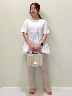 「アイテム（ショルダーバッグ、ゴールド系）」を使った、ayumiさん（レディース・150cm）の春コーディネート