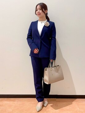 「アイテム（ブローチ/コサージュ、ベージュ系）」を使った、ayumiさん（レディース・150cm）の冬コーディネート
