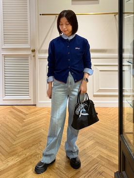 「DRESSTERIOR（ドレステリア）の【STORY11月号掲載】ゼニアバル―ファキャッシュウールクルーネックカーディガン（カーディガン/ボレロ、ブルー系）」を使った、つじ まこさん（レディース・150cm）の秋コーディネート
