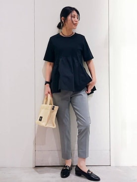 「OPAQUE.CLIP（オペークドットクリップ）のペプラムドッキングカットソー【洗濯機OK】（Tシャツ/カットソー、ブラック系）」を使った、shinkoさん（レディース・167cm）の春コーディネート