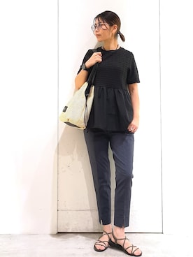 「OPAQUE.CLIP（オペークドットクリップ）のジャカードドッキング ペプラムカットソー【洗濯機OK】（Tシャツ/カットソー、ブラック系）」を使った、shinkoさん（レディース・167cm）の夏コーディネート