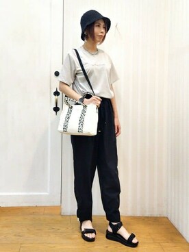 「Lee（リー）のアイテム（トートバッグ）」を使った、shinkoさん（レディース・167cm）の春コーディネート