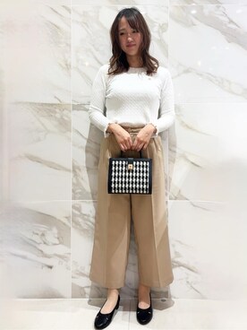 「index（インデックス）のゴールドモチーフ付きケーブルニット【洗濯機洗い可】（ニット/セーター、ホワイト系）」を使った、makkiさん（レディース・164cm）の春コーディネート