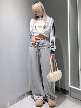 「adidas(アディダス)のアイテム(スウェットパンツ)」を使った、優奈 / yuunaさん(レディース・167cm)の秋コーディネート