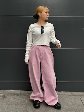 Ungrid ピンク ワイドデニムパンツ Ungridのデニムパンツ（ピンク系）を使った人気ファッション
