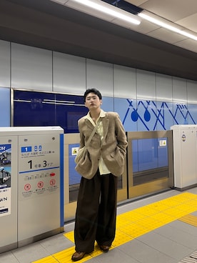 「epnok（エプノック）のアイテム（パンツ）」を使った、りょうさん（メンズ・171cm）の春コーディネート