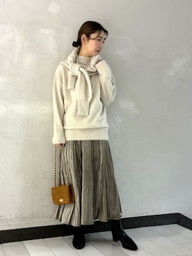 「UNTITLED（アンタイトル）の【大人な品格/ふわふわニット】フォックスカシミヤ コクーンニット（Knitwear、ベージュ系）」を使った、Rinさん（レディース・157cm）の冬コーディネート