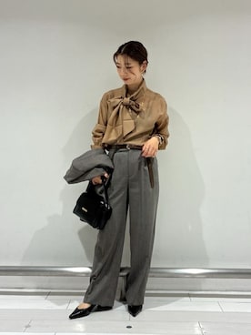 「UNTITLED（アンタイトル）の【ボウタイリボン/バンドカラー/レイヤード】2WAYシアーブラウス（Shirts、イエロー系）」を使った、Rinさん（レディース・157cm）の冬コーディネート