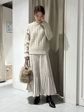 「UNTITLED（アンタイトル）の【洗える】スポンディッシュ ケーブル柄ニット（Knitwear、ベージュ系）」を使った、Rinさん（レディース・157cm）の冬コーディネート