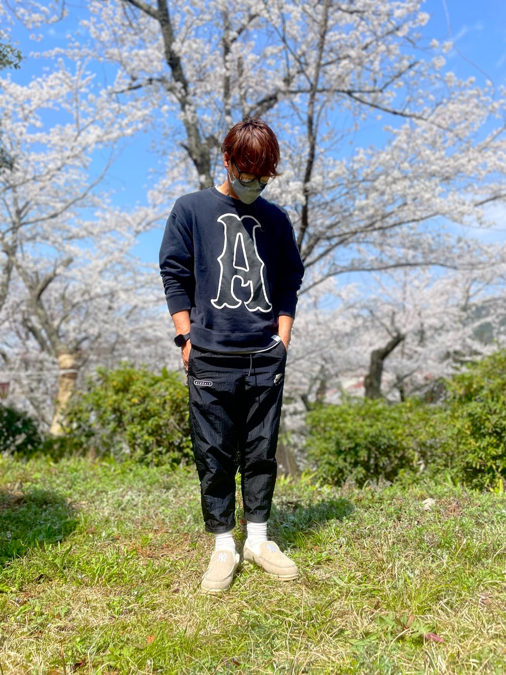 「春めき満開コーデ」｜「MLBの【BILLY'S別注】MLB SLIP ON　NY SAND BEIGE（スリッポン、ベージュ系）」を使った、kjboooyさん（メンズ・174cm）の春コーディネートの1枚目の写真