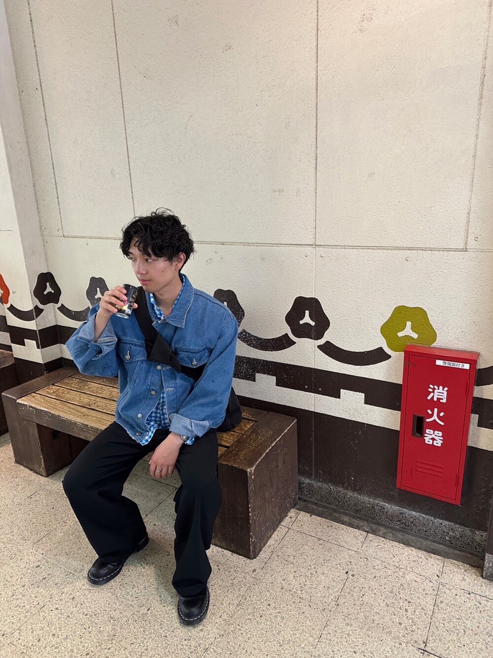 「お出かけコーデ、おしゃれさんと繋がりたい、秋冬コーデ、休日コーデ、古着MIX、シャツスタイル、スラックス」｜「Dr. Martensのアイテム（ブーツ、ブラック系）」を使った、kenkenさん（メンズ・171cm）の冬コーディネートの1枚目の写真