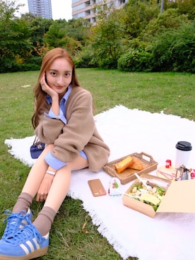 「アイテム（スニーカー）」を使った、mina23officialさん（レディース・156cm）の秋コーディネート