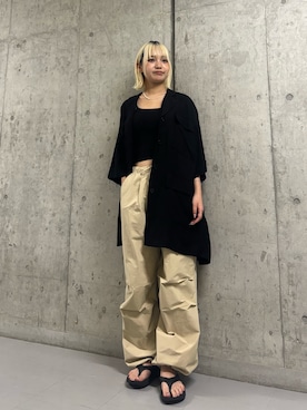 「KBF（ケイビーエフ）のバックオープンBIGシャツ（シャツ/ブラウス、ブラック系）」を使った、リロさん（レディース・161cm）の夏コーディネート