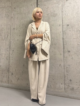 「アイテム（ポーチ、ブラック系）」を使った、リロさん（レディース・161cm）の秋コーディネート