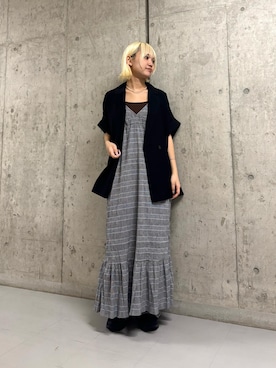 「KBF（ケイビーエフ）のマジョリカプリーツチェックキャミワンピース（ワンピース、グレー系）」を使った、リロさん（レディース・161cm）の春コーディネート