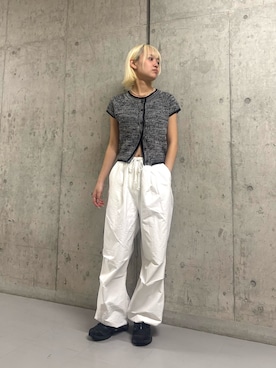 「KBF（ケイビーエフ）のコンパクトメランジニット（ニット/セーター、ホワイト系）」を使った、リロさん（レディース・161cm）の春コーディネート