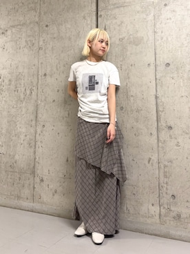 「KBF（ケイビーエフ）のドレーププリントTEE（Tシャツ/カットソー、グレー系）」を使った、リロさん（レディース・161cm）の春コーディネート