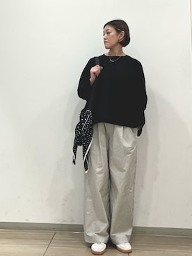 「アイテム（バンダナ/スカーフ）」を使った、rikaさん（レディース・161cm）の秋コーディネート