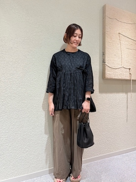 「かぐれ（カグレ）のカットJQアンガルカシャツ（シャツ/ブラウス、ブラック系）」を使った、rikaさん（レディース・161cm）の夏コーディネート