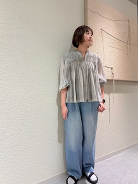 「かぐれ（カグレ）のピグメントダイピンタックブラウス（シャツ/ブラウス、グレー系）」を使った、rikaさん（レディース・161cm）の春コーディネート