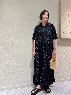 「かぐれ（カグレ）の『2サイズ展開』レーヨンモノトーンプリントワンピース（One piece dress、ブラック系）」を使った、rikaさん（レディース・161cm）の夏コーディネート