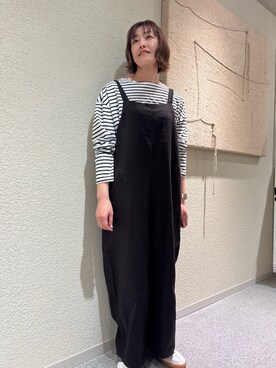 「かぐれ（カグレ）のリネンサロペット（つなぎ/オールインワン、グレー系）」を使った、rikaさん（レディース・161cm）の春コーディネート