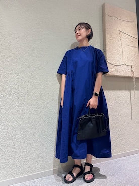 「かぐれ（カグレ）のコットンシルクサイドギャザーワンピース（One piece dress、ブルー系）」を使った、rikaさん（レディース・161cm）の夏コーディネート