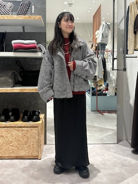 「LEPSIM（レプシィム）のストレッチサテンスカート　497324（スカート）」を使った、かとちゃんさん（レディース・154cm）の秋コーディネート